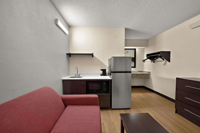 Others 5, Suburban Studios Peoria, Peoria