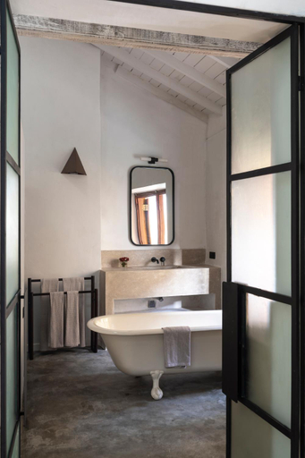 Bathroom 5, The Fort Printers Hotel, Galle Four Gravets