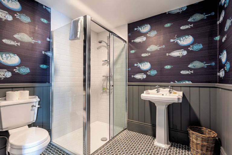 Bathroom, The Rooms at Cunninghams