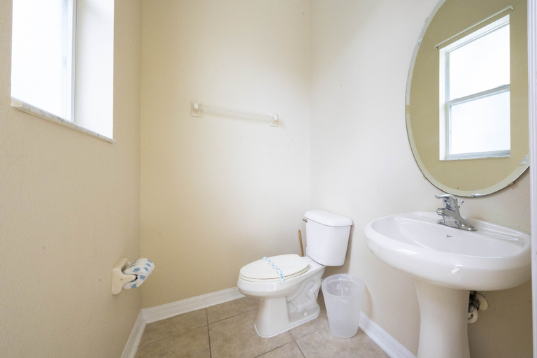 Bathroom 4, Stunning 5 Bd Home w/ Pool Close to Disney 7420, Osceola