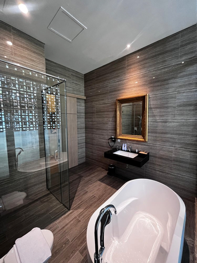Bathroom 5