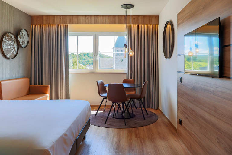 Bedroom 30