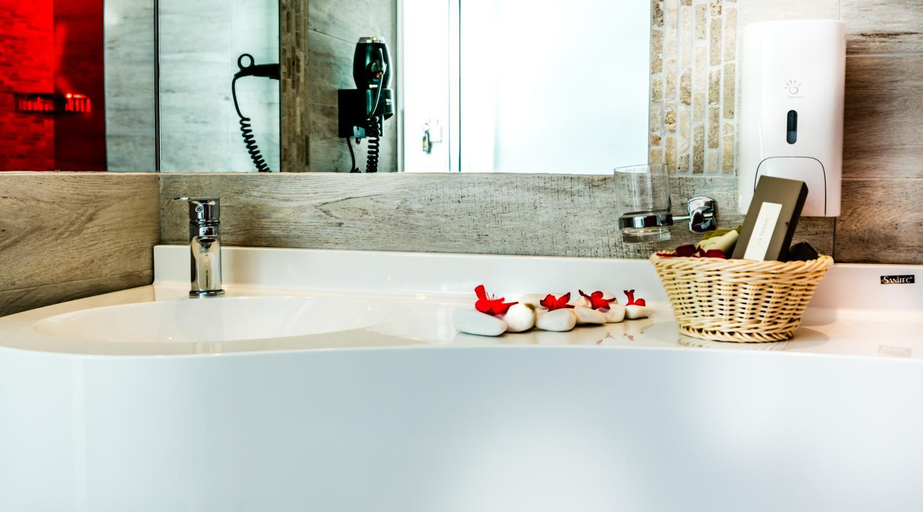 Bathroom 5, Astir Notos, East Macedonia and Thrace
