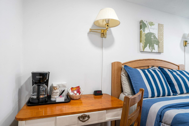 Others 5, South Arm Retreats, Charlevoix