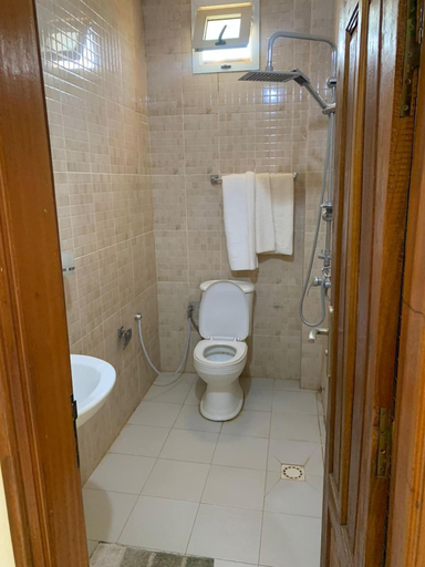 Bathroom 4, Hôtel Camille, Mbour