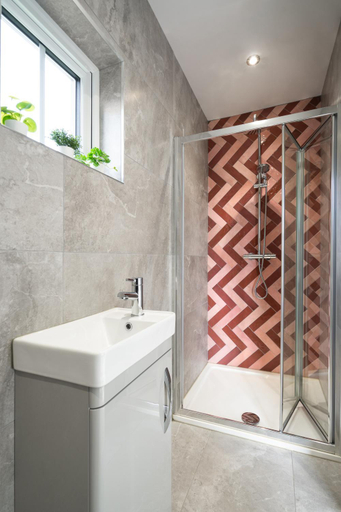 Bathroom 4, Escape Ordinary at Lily's Pad, Fermanagh and Omagh