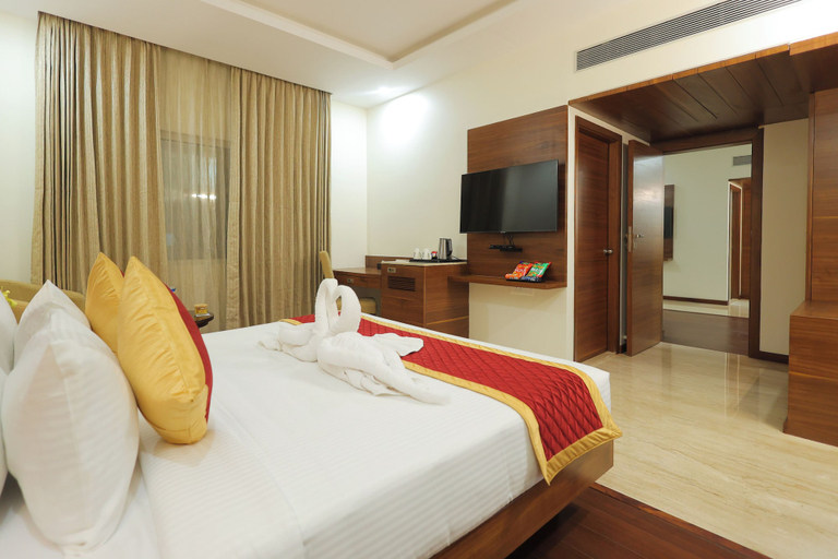 Bedroom 2, Icon Grand Hotel by Bhagini, Bangalore