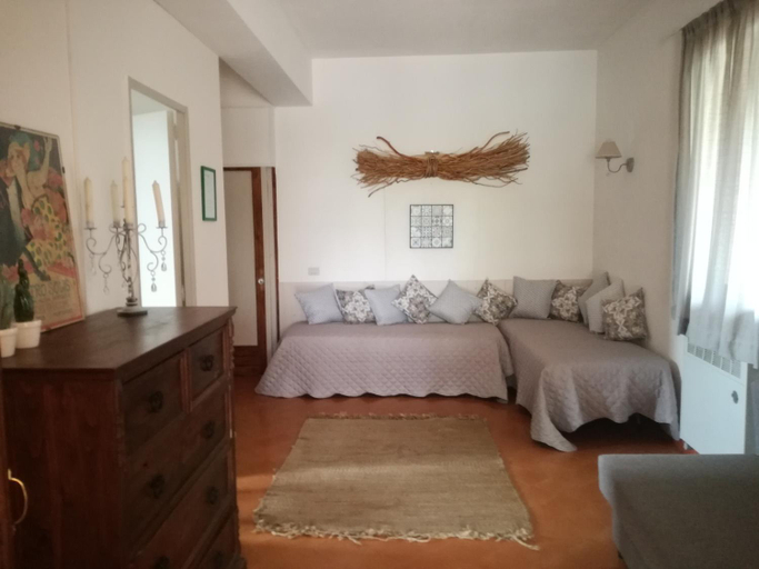 Others 5, Casa degli Ulivi, Catania