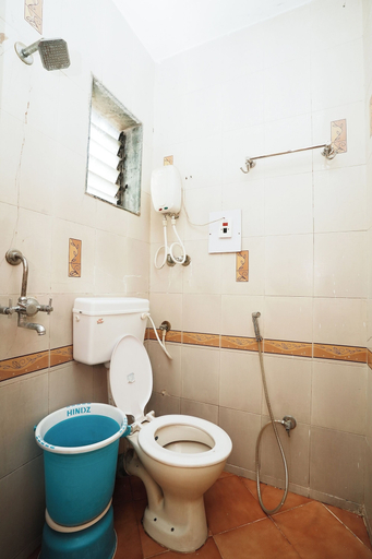 Bathroom 3, Hotel Della Comfort near Ambreshwar Shiv Mandir, Ambernath, Thane