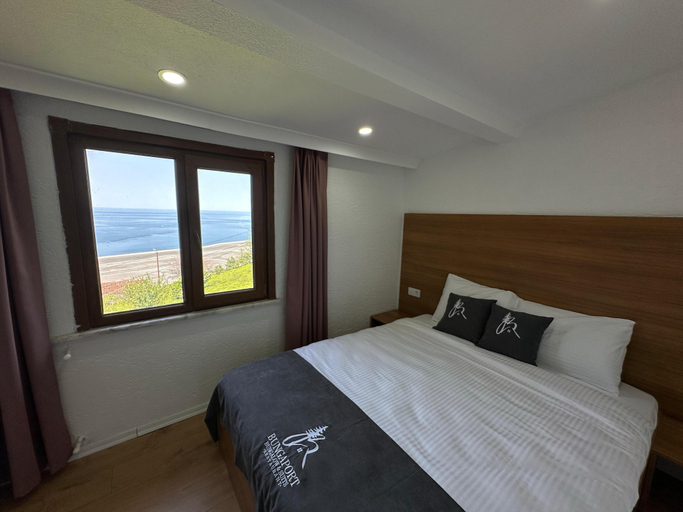 Bedroom 4, Bungaport Bungalows&Suites, Pazar