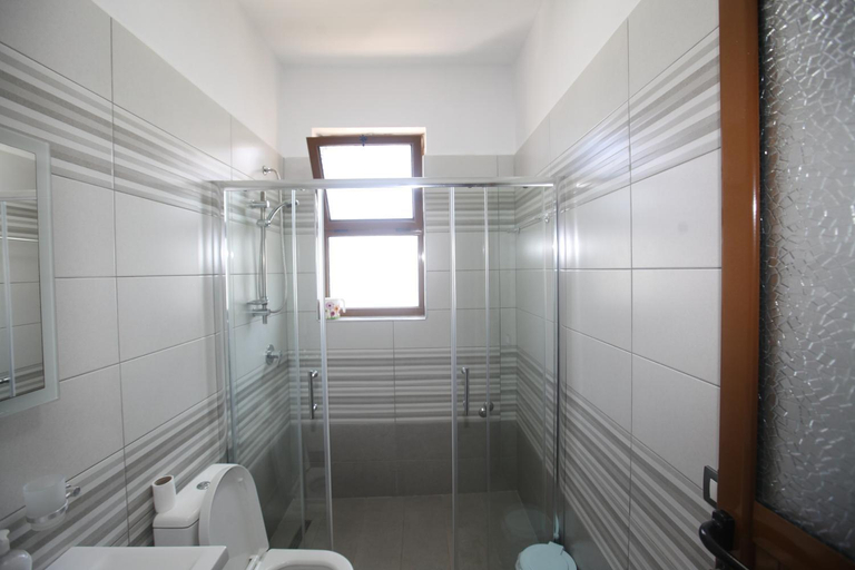 Bathroom 3, Villa Oden, Sarandës