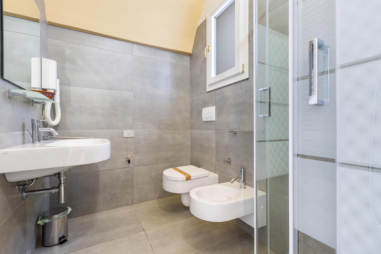 Bathroom 2, B&B Luxury da Salvatore, Lecce