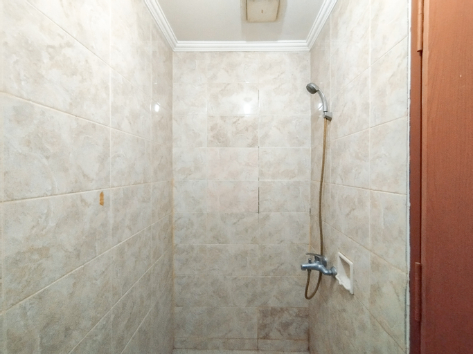 Bedroom 5, Strategic and Comfortable Studio Room at Galeri Ciumbuleuit 1 Apartment By Travelio, Bandung