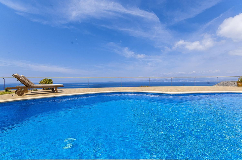 Others 4, Villa Voramar, Baleares