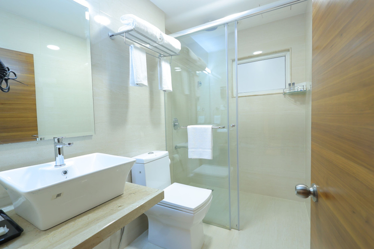 Bathroom 4, Icon Grand Hotel by Bhagini, Bangalore
