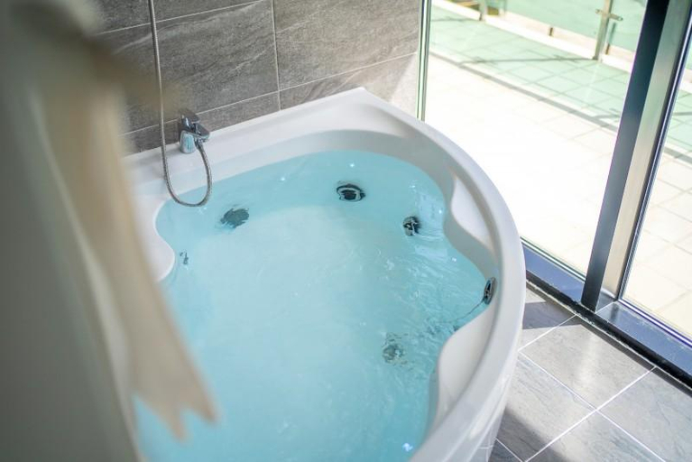 Bathroom, Ganghwado Cornerstone Spa & Pool Villa Pension, Ganghwa