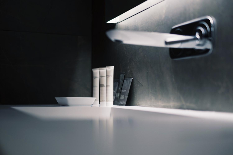 Bathroom 5, In Situ, Hérault