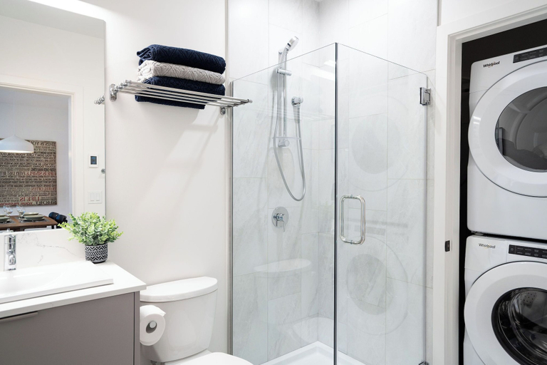 Bathroom 2, Summit Views by Revelstoke Vacations, Columbia-Shuswap