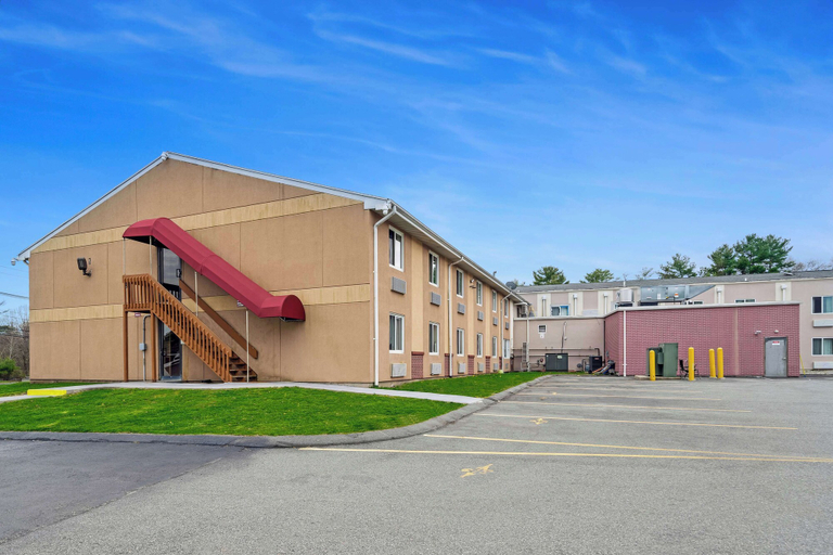 Exterior & Views 2, Americas Best Value Inn Foxboro, Foxborough