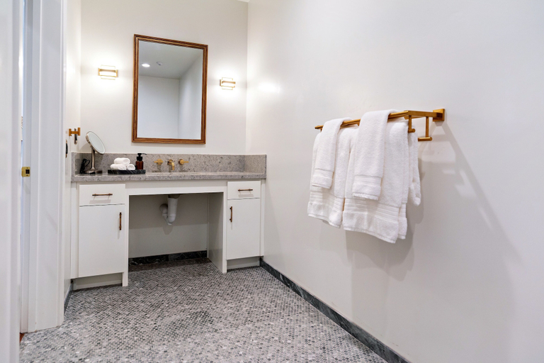 Bathroom 3, Rhapsody in View Boutique Hotel, San Luis Obispo