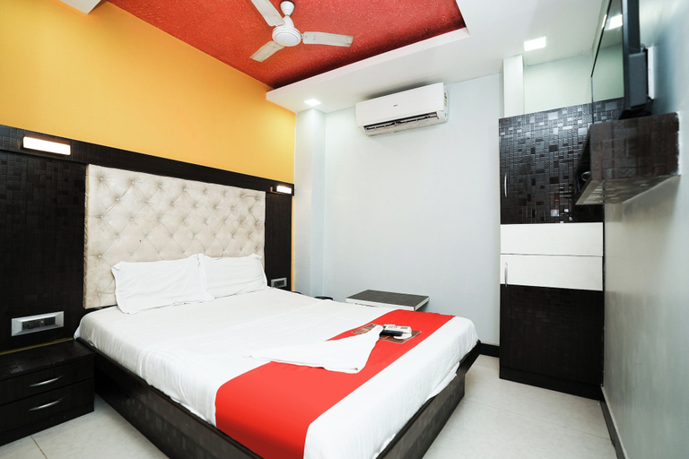 Bedroom 2, Taj Palace, Mumbai Suburban