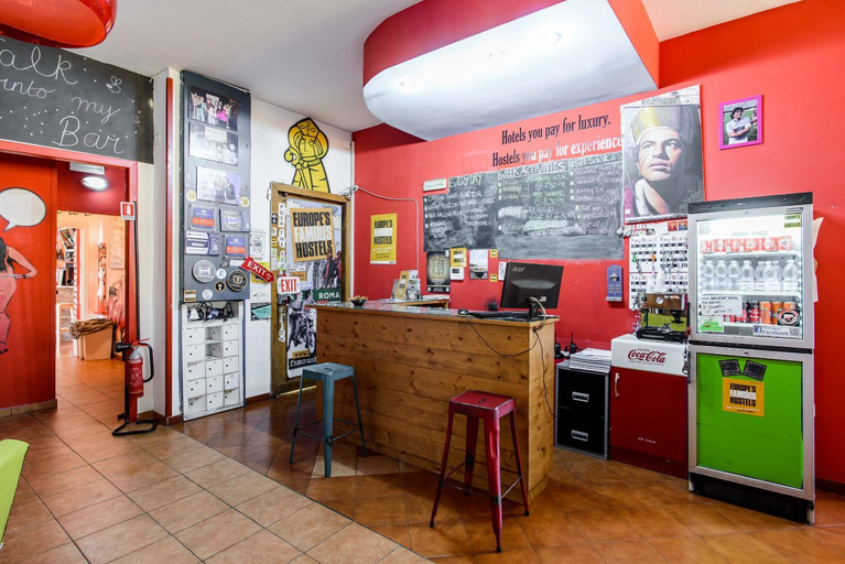 Public Area 2, Hostel of the Sun, Napoli