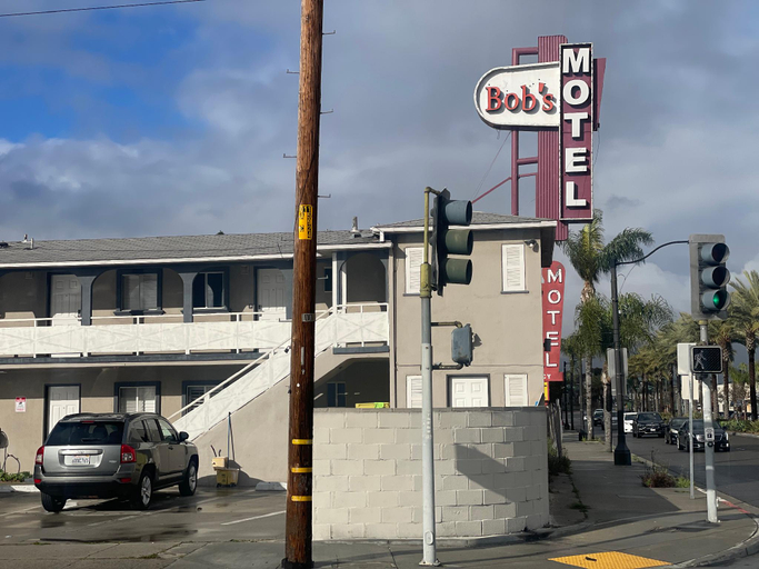 Others 4, Bob's Motel, Los Angeles