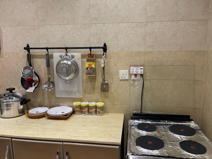 Food & Drinks 4, Al Bateel Furnished Apartments, Riyadh
