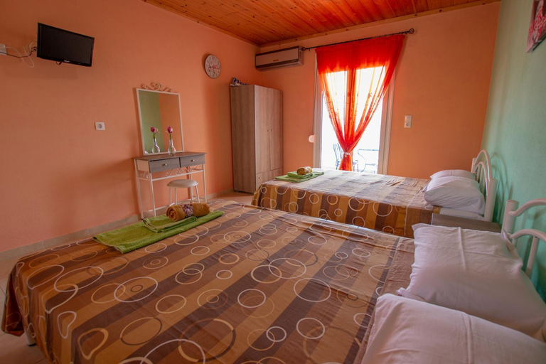 Others 4, Studios ORAMA, Central Macedonia