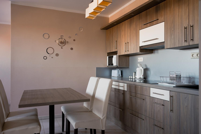 Others 5, Zafir Apartman Sarvar, Sárvár