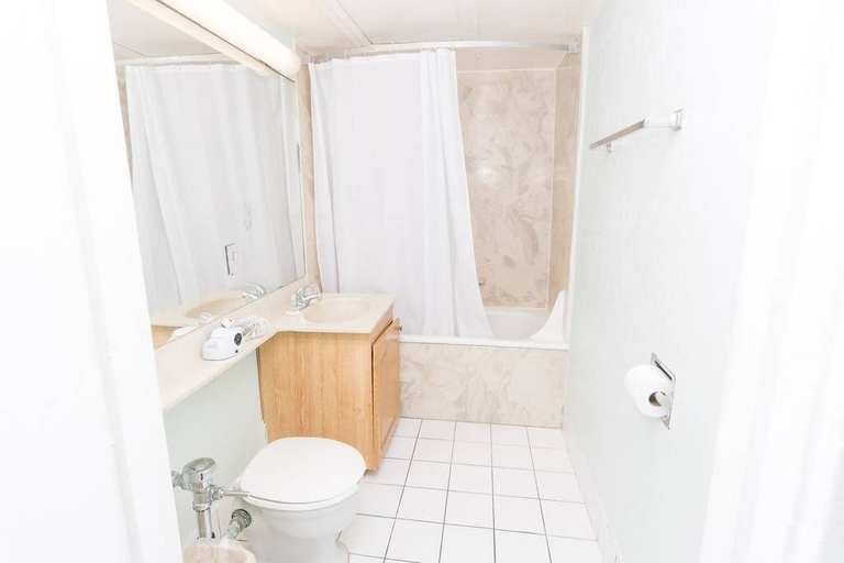 Bathroom, 601 Apartment Hollywood Beach, Broward