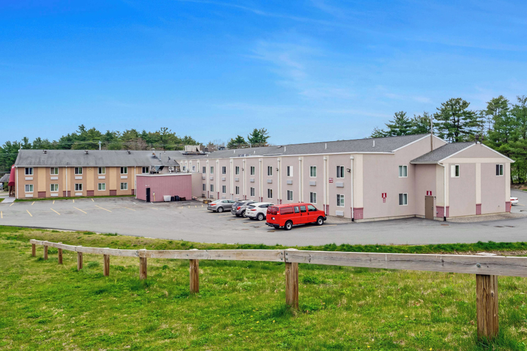 Exterior & Views 3, Americas Best Value Inn Foxboro, Foxborough