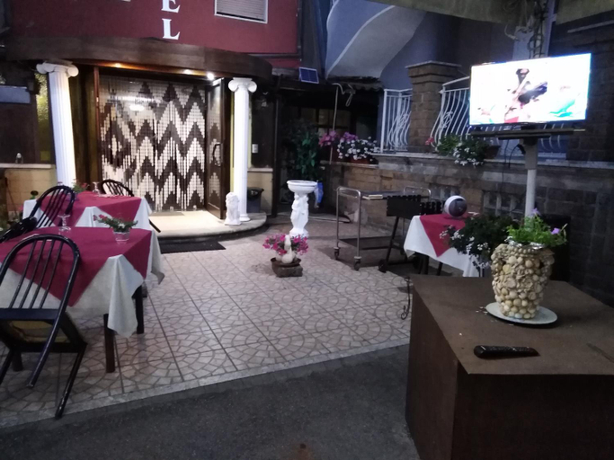 Others 5, Hotel La Carina, Avellino
