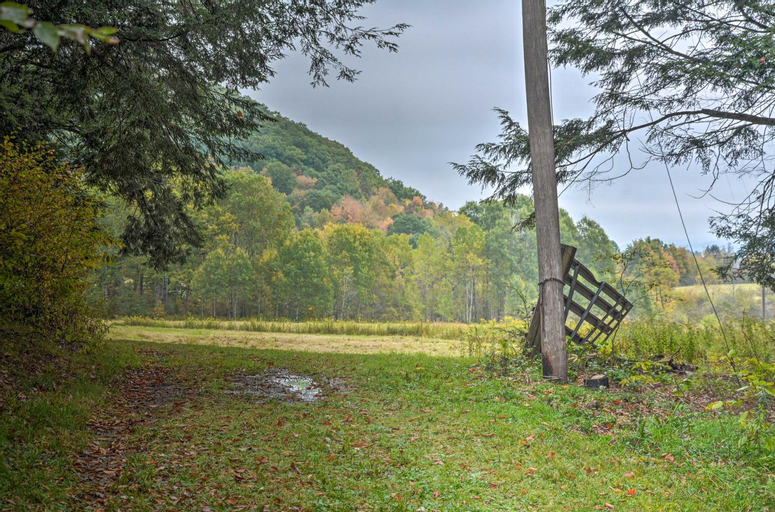 Exterior & Views 5, Great Valley Home with On-Site Pond, 7 Mi to Skiing!, Cattaraugus