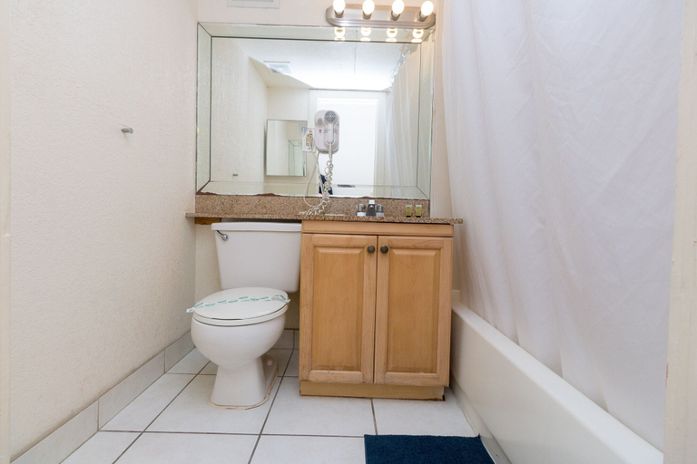 Bathroom, 429 City View Hollywood Beach Resort, Broward
