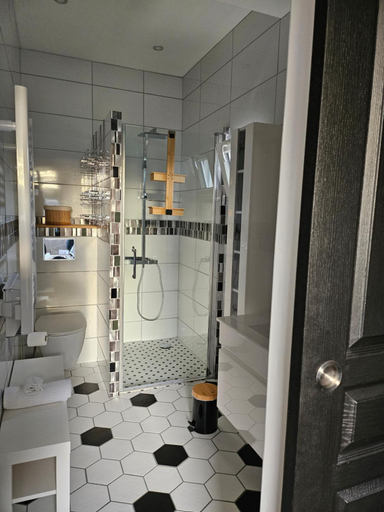 Bathroom 2, Les chambres d'Estelle, Sarthe