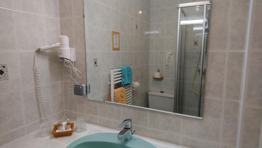 Bathroom 2, L'Escale de Die, Drôme