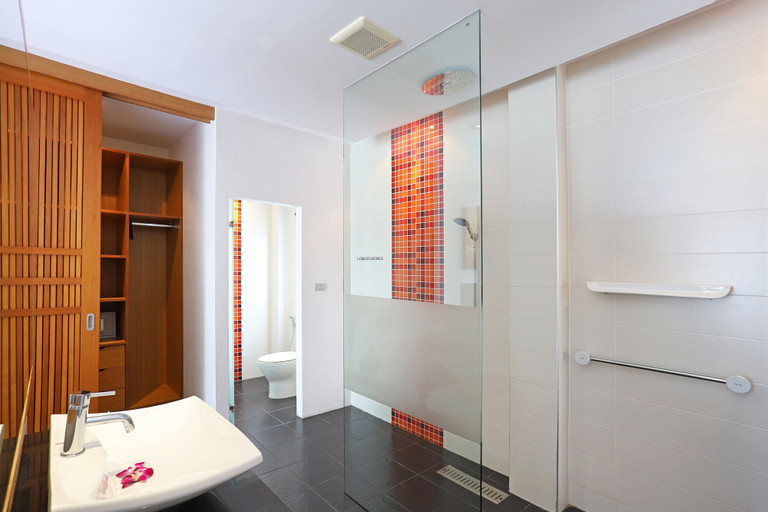 Bathroom 4, Chic and Modern 3BR Pool Villa Kloua, Phuket Island
