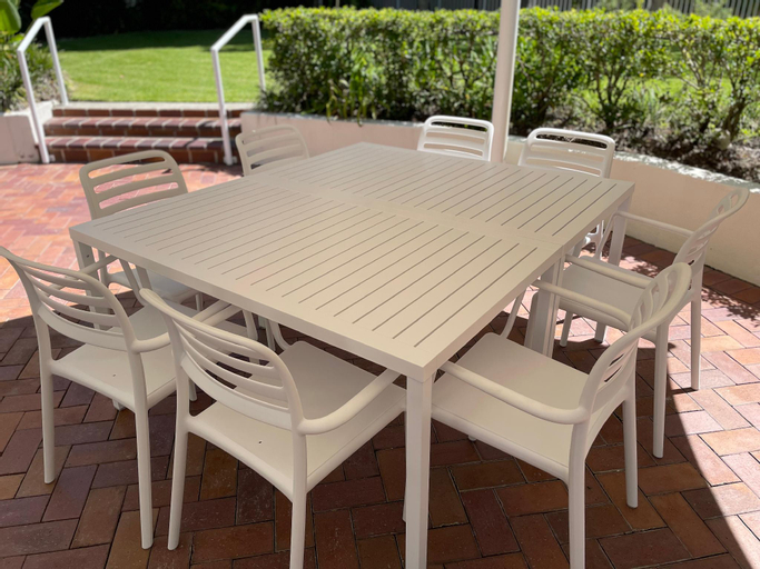 Food & Drinks, The Crest Apartments, Gold Coast