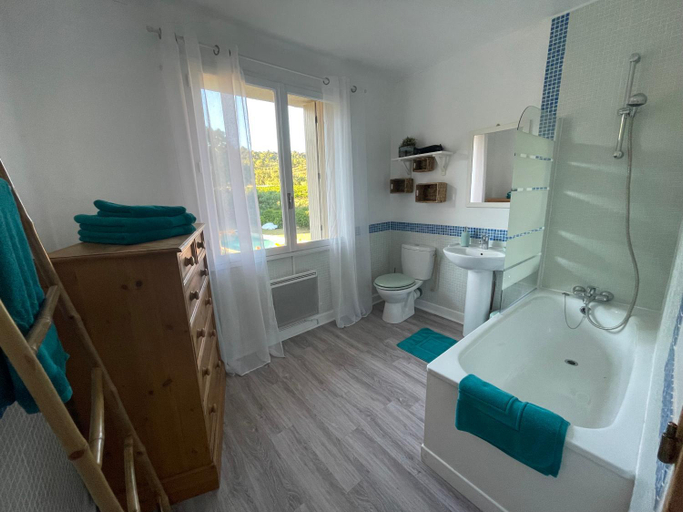 Bathroom 2, Monte Vinea, Hérault