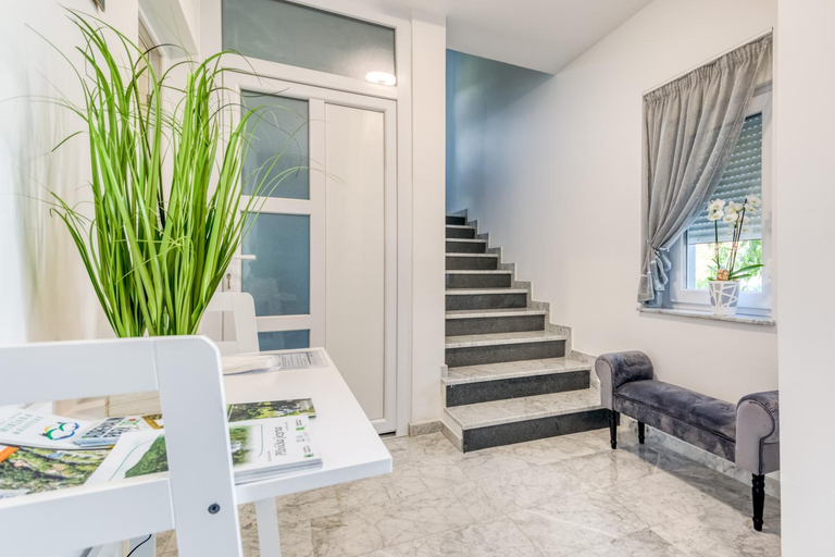 Others 5, Apartmani Leptir, Rakovica