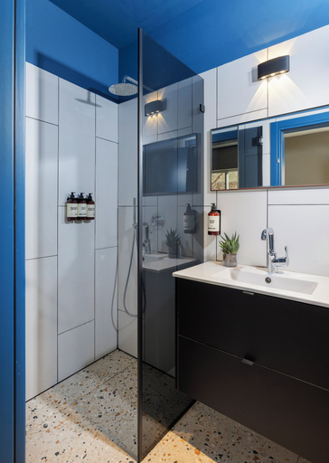 Bathroom, Albi Florentin