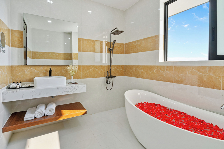 Bathroom 5, LANGCO BAY RETREAT, Phú Lộc