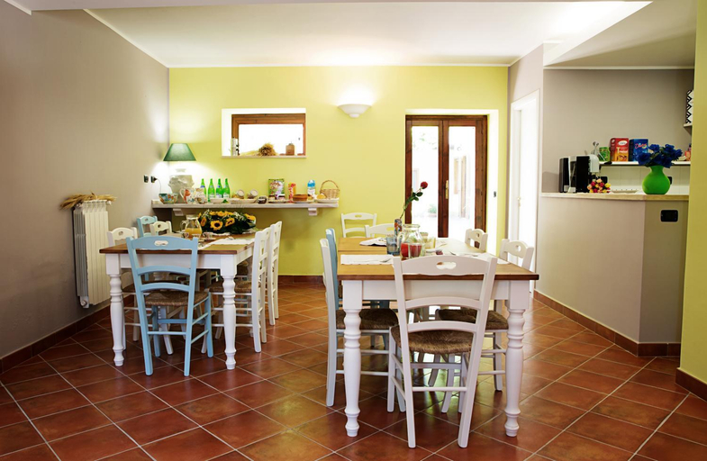 Food & Drinks 5, La Chora Di Paestum, Salerno
