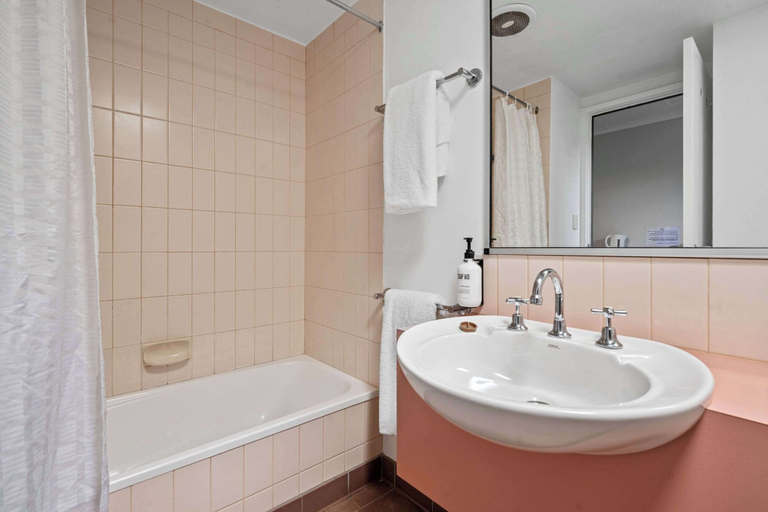 Bathroom 4, Comfort Inn The Pier, George Town - Pt A