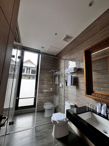 Bathroom 6