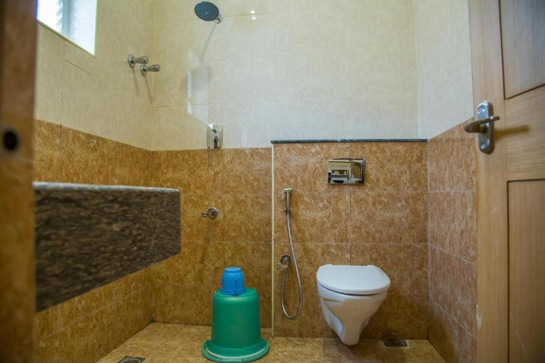 Bathroom 3, The Grand White Palace, Nagappattinam