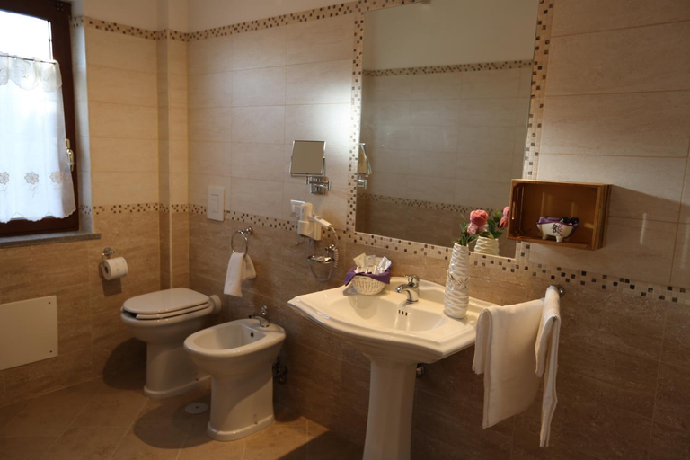 Bathroom 2, angolo di paradiso, Rome
