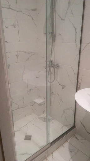 Bathroom 3, Apartment on David Agmashenebelis, Tbilisi
