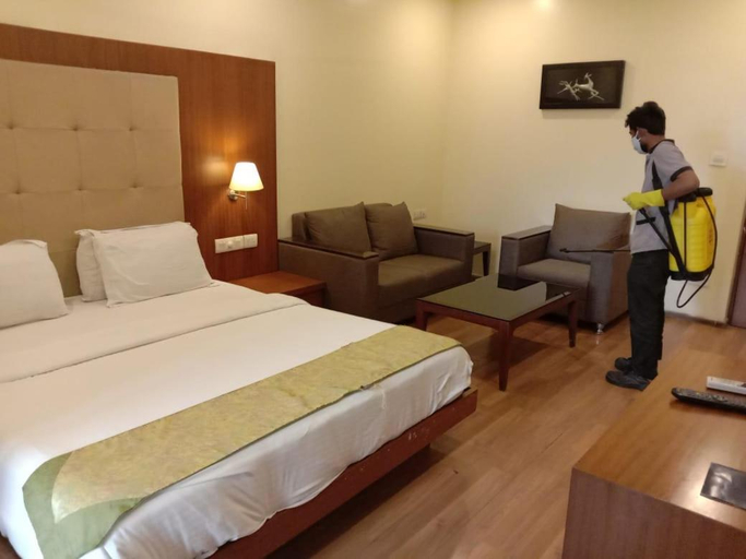 Bedroom 2, Deccan Pavilion, Pune
